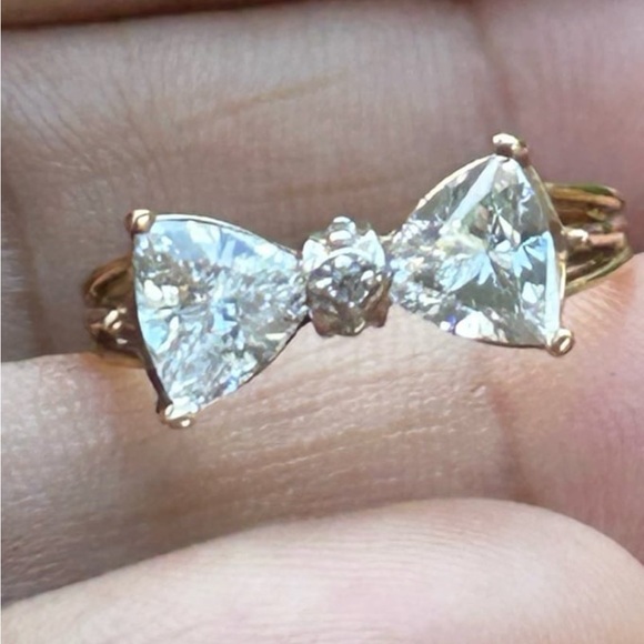 10k 10Karat solid yellow gold cubic zirconia bow tie ring size 6. - Picture 2 of 13